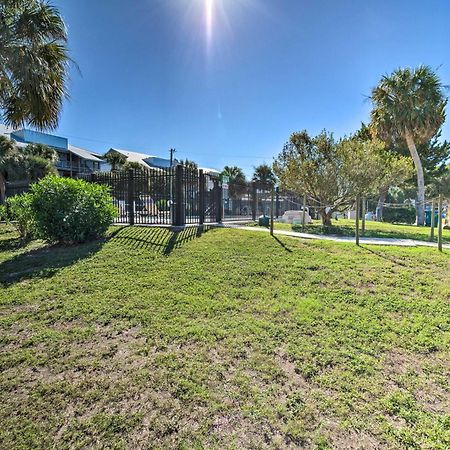 Beachfront Cedar Key Retreat With Pool Access! Exterior foto